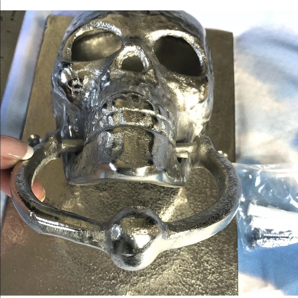 SOLD ‼️ Skull Metal Door Knocker 3D Silver NWT